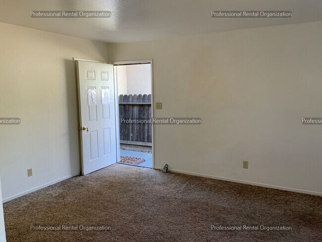 Building Photo - Coming Soon: Charming 2-Bed Duplex with Pa...