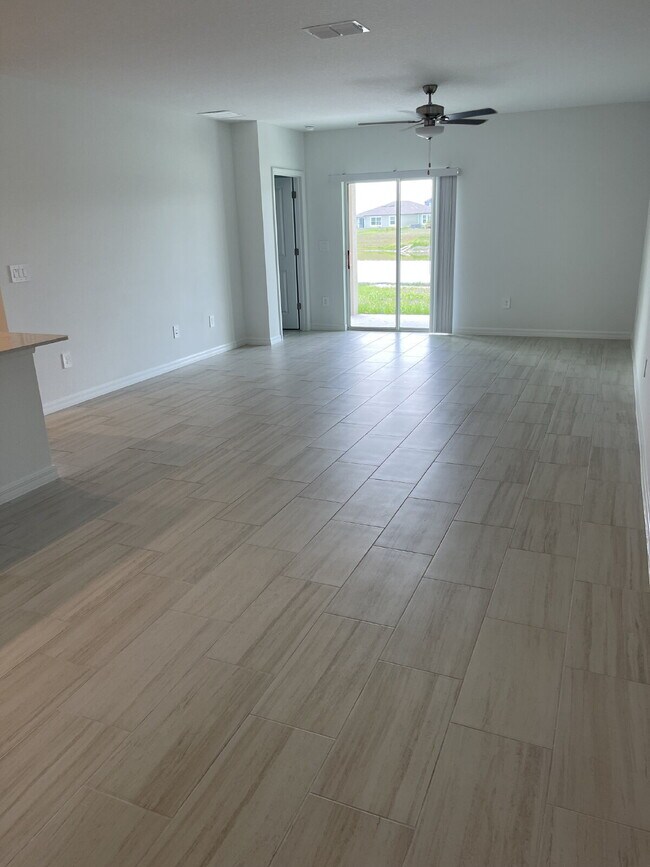 Building Photo - 11592 Radiant Shr Lp