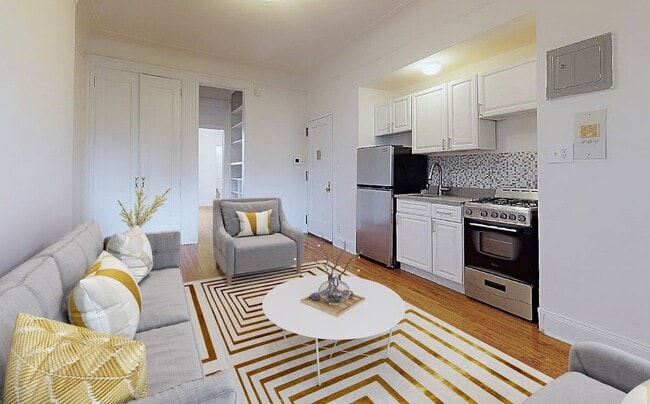 Building Photo - 473 Central Prk W