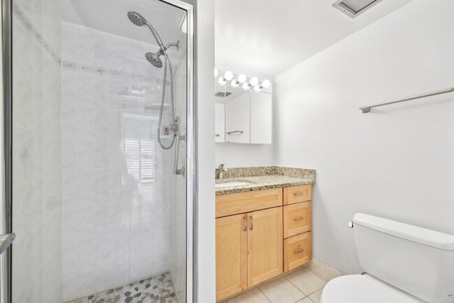 Building Photo - 3230 S Ocean Blvd