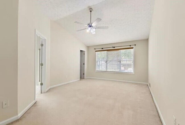 Building Photo - 4450 Bradstone Trace NW