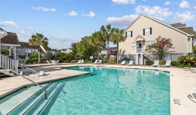 Building Photo - Spacious Townhome on Johns Island in Marsh...