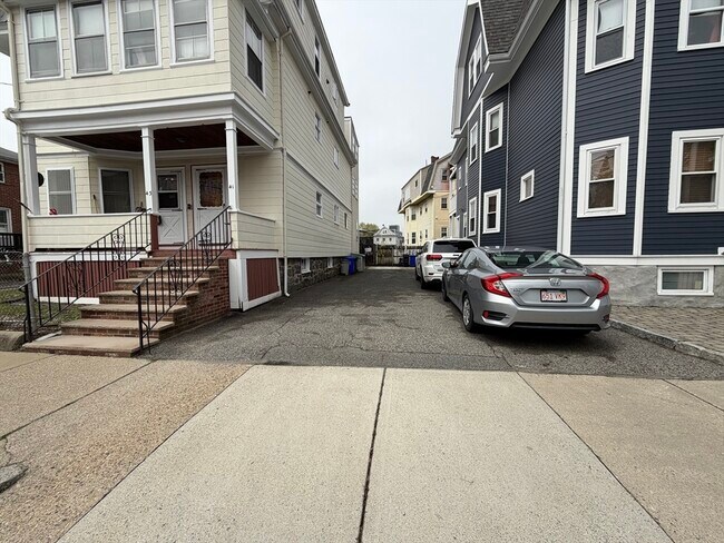 Building Photo - 35-37 John St