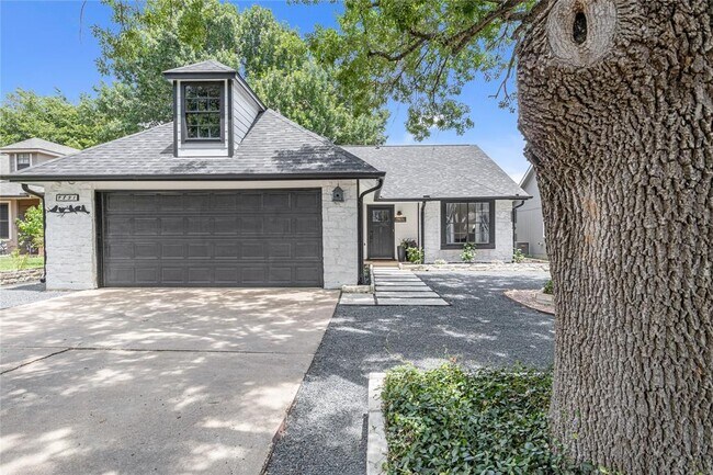 Building Photo - 9831 Briar Ridge Dr