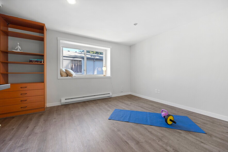 Building Photo - 105 146th Ave SE