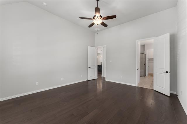 Building Photo - 1565 Amesbury Way