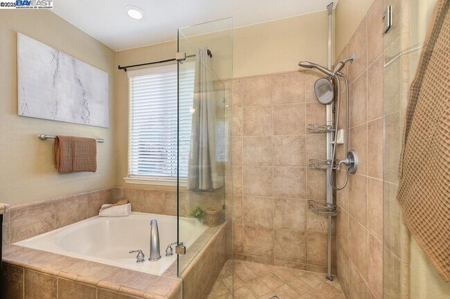 Building Photo - 1207 Villagio Dr