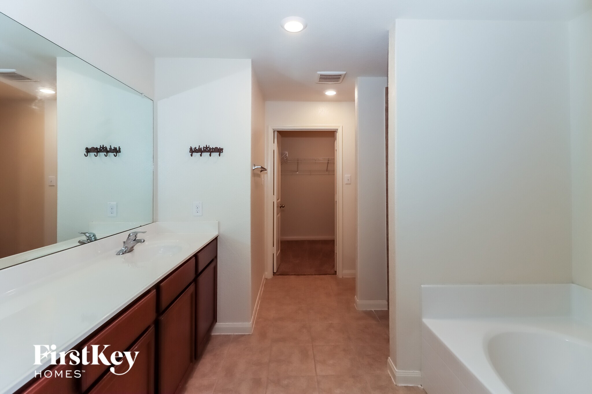 Building Photo - 2301 Starboard Sail