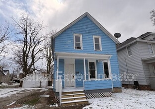 Building Photo - 425 Greenlawn Ave