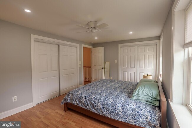 Building Photo - 5776 Yellowrose Ct