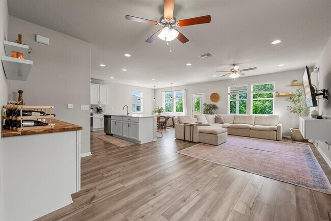 Building Photo - 11104 El Capitan Dr