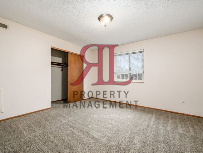 Building Photo - 5524 Kenneylane Blvd