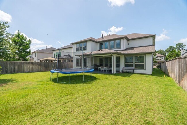 Building Photo - 40 Snowdrop Lily Dr