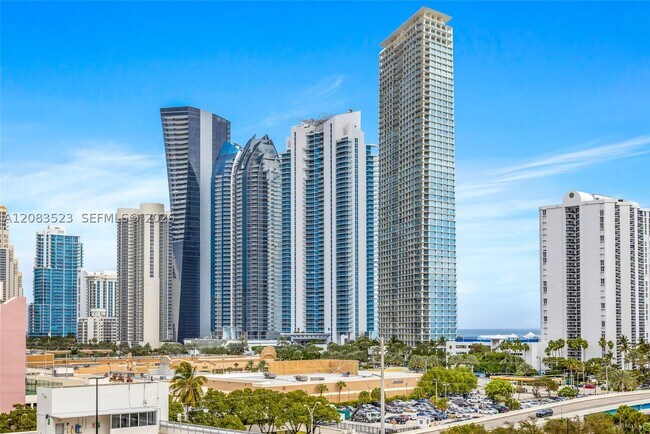 Building Photo - 300 Sunny Isles Blvd