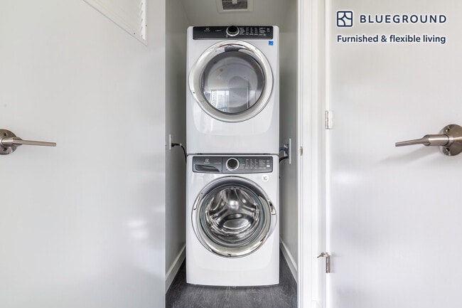 Building Photo - 2116 4th Ave