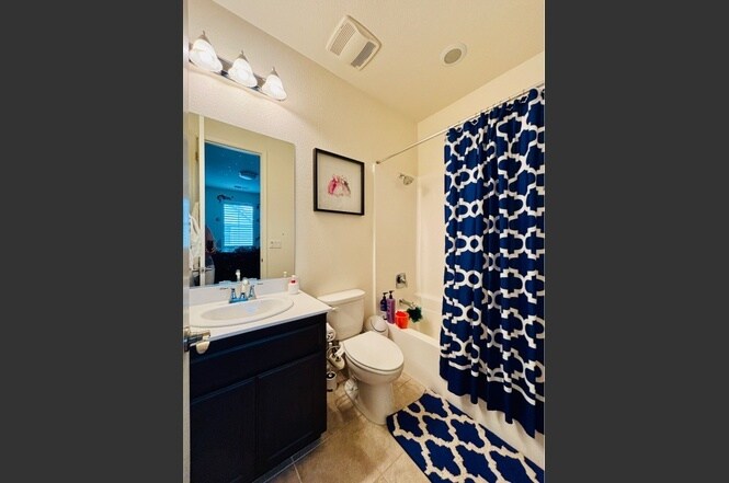 Building Photo - 2321 Central Pky