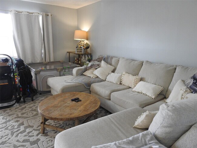 Building Photo - 1600 NE 3rd Ave