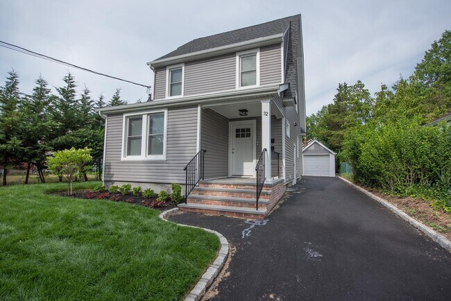 Primary Photo - 32 Linden Ave