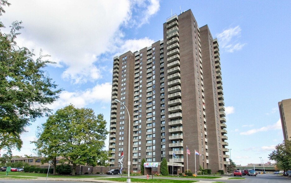 Primary Photo - Jefferson Tower
