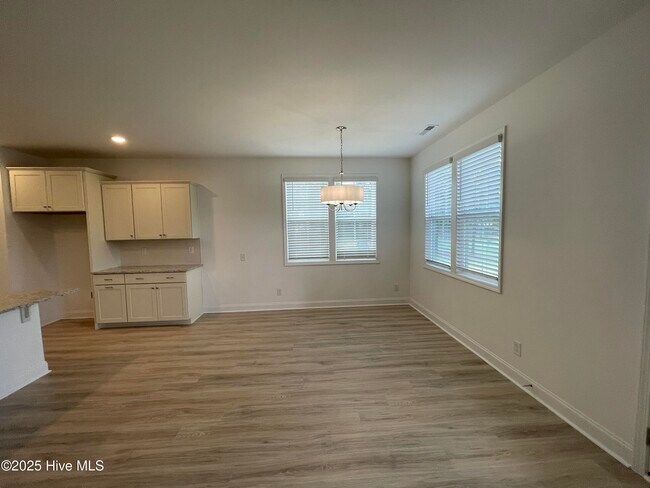 Building Photo - 637 Watauga Ln
