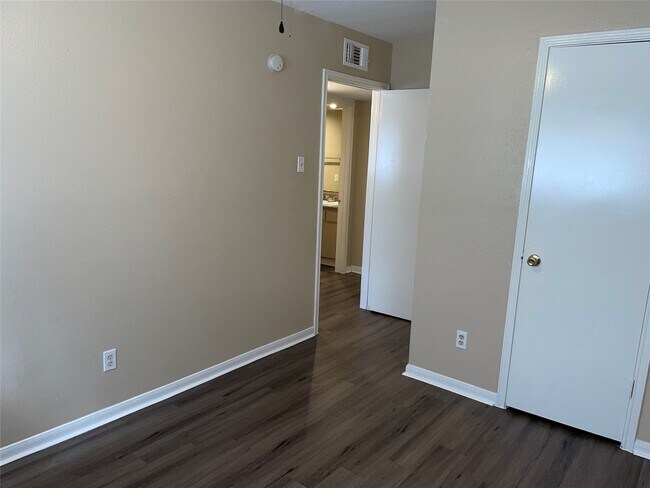 Building Photo - 4710 Airport Blvd