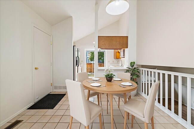 Building Photo - Beautiful 3 bed 2 bath Highlands Ranch Home!