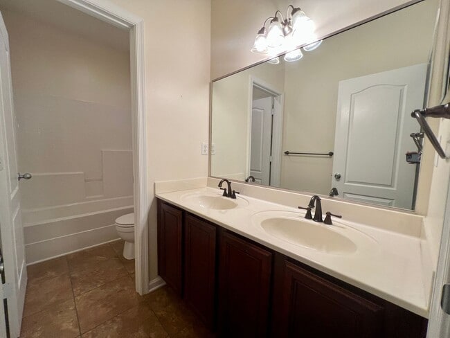 Building Photo - Available Now! 2nd Story, 3 Bed, 2.5 Bath ...