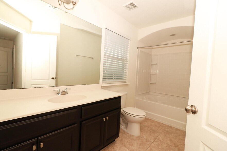 Building Photo - 104 Masters Ln