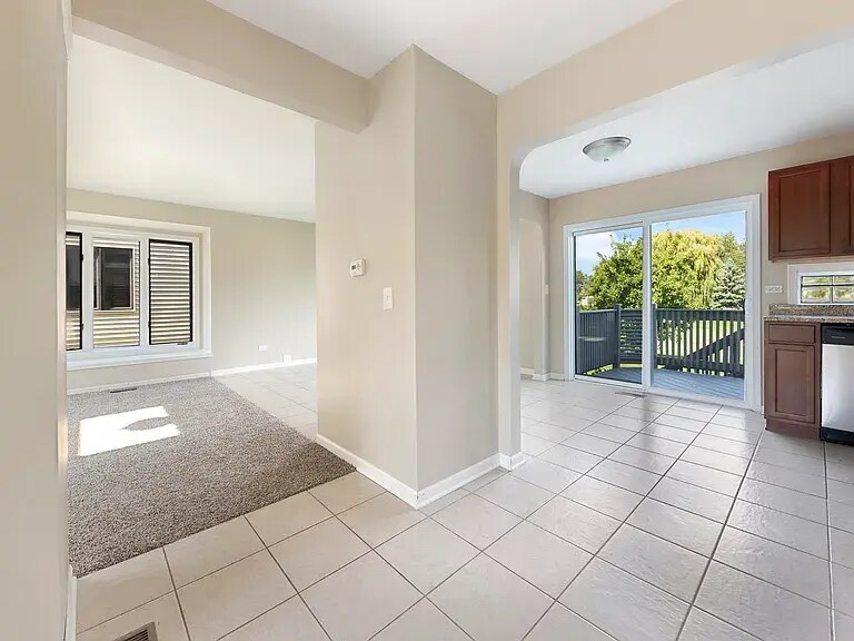 Kitchen / Dining Area - 34191 N Horseshoe Ln