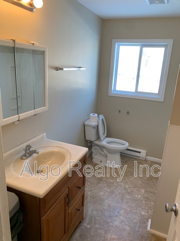 Building Photo - 1427 N Morgan Ave