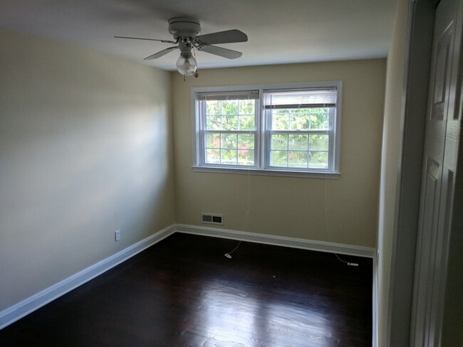 Building Photo - 1508 Langford Rd