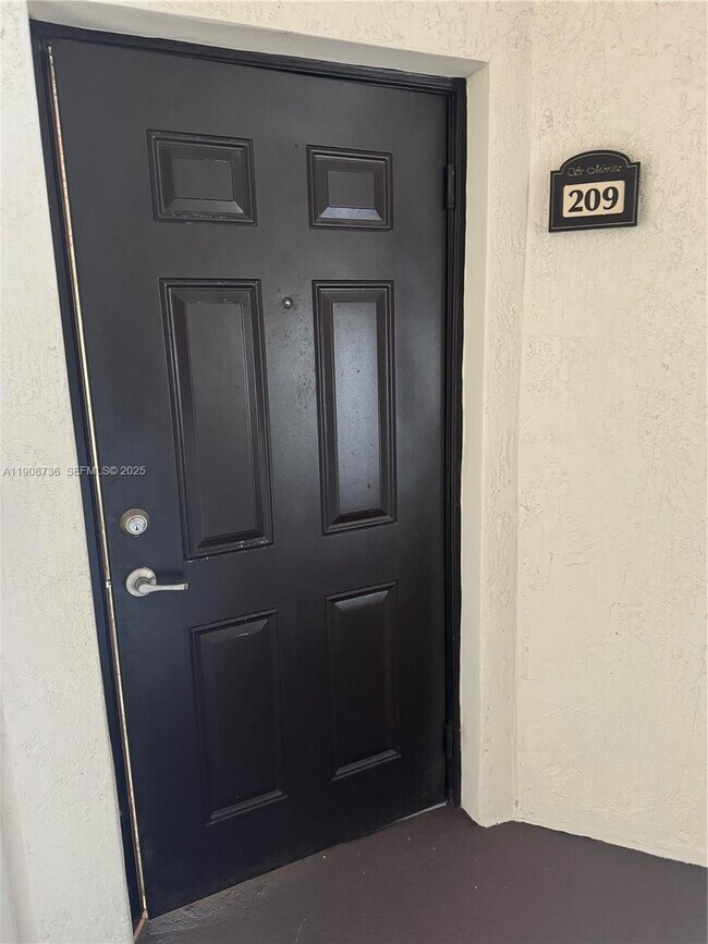 Building Photo - 11605 NW 89th St