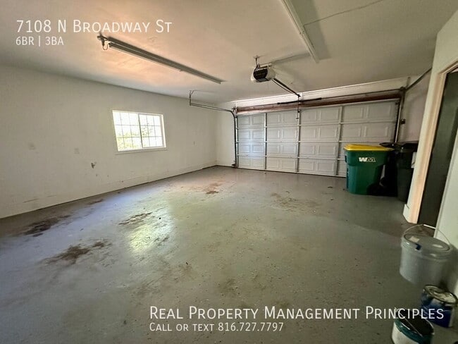 Building Photo - 7108 N Broadway