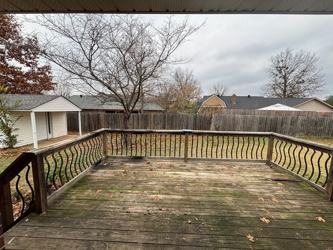 Building Photo - Welcome to your dream home in the heart of Russellville, AR.