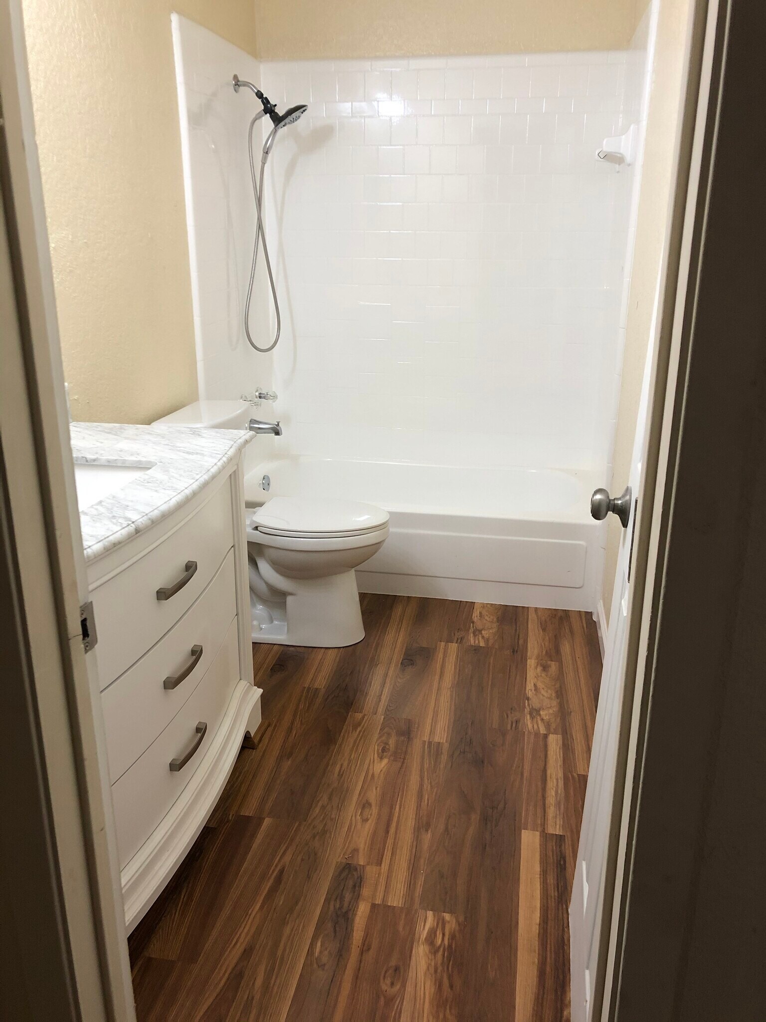 Building Photo - 429 N Wilhite