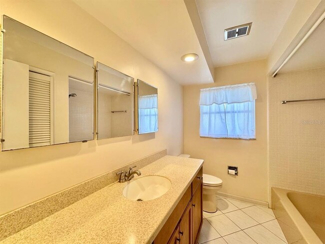 Building Photo - 2060 Attache Ct