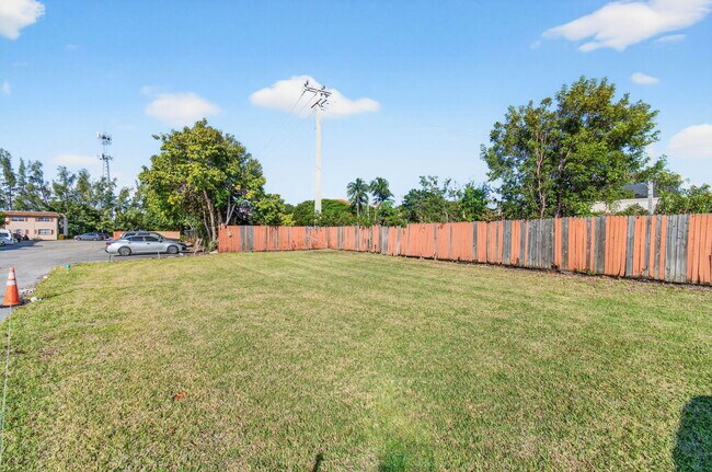 Building Photo - 500 SW 2nd Ave