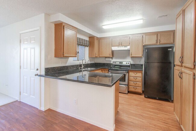 Building Photo - MOVE-IN READY! 2 BEDROOM, 2 BATH, GROUND L...