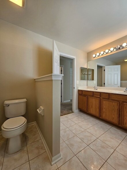 Building Photo - 420 Merry Oaks Rd