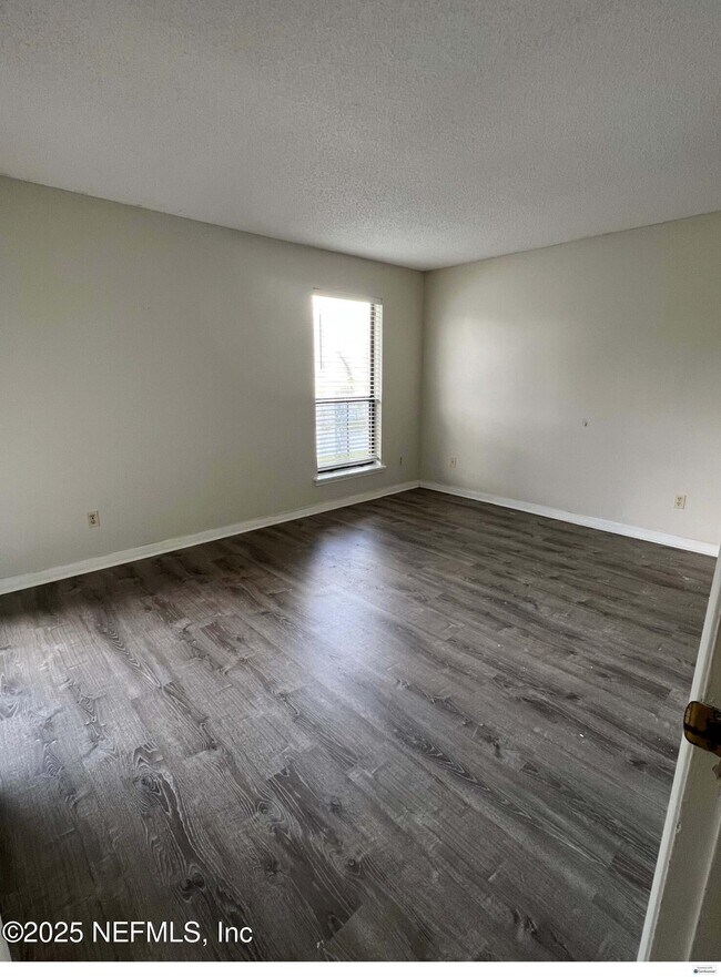 Building Photo - 10200 Belle Rive Blvd