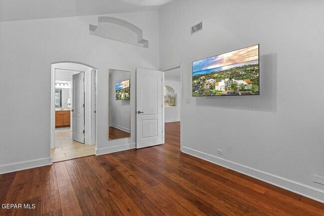 Building Photo - 6528 Calle Placido Dr