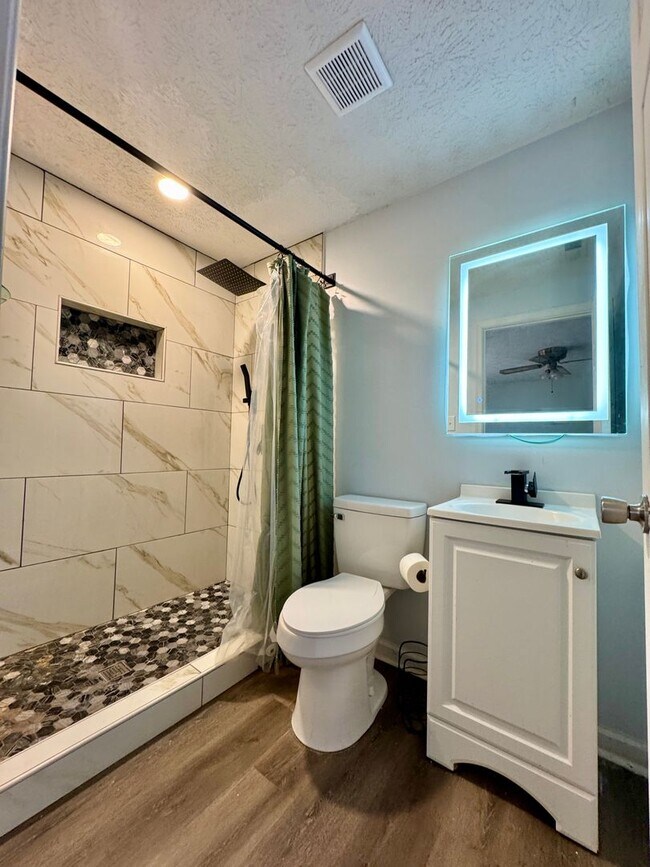 Building Photo - Fantastic Ranch Style Home