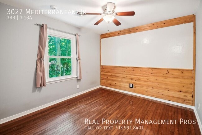 Building Photo - 3027 Mediterranean Dr