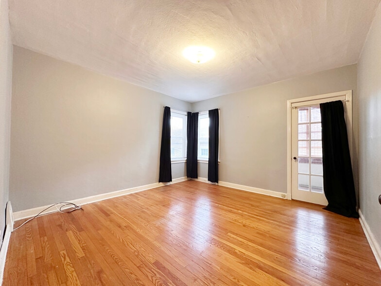 Building Photo - 5816 Mardel Ave