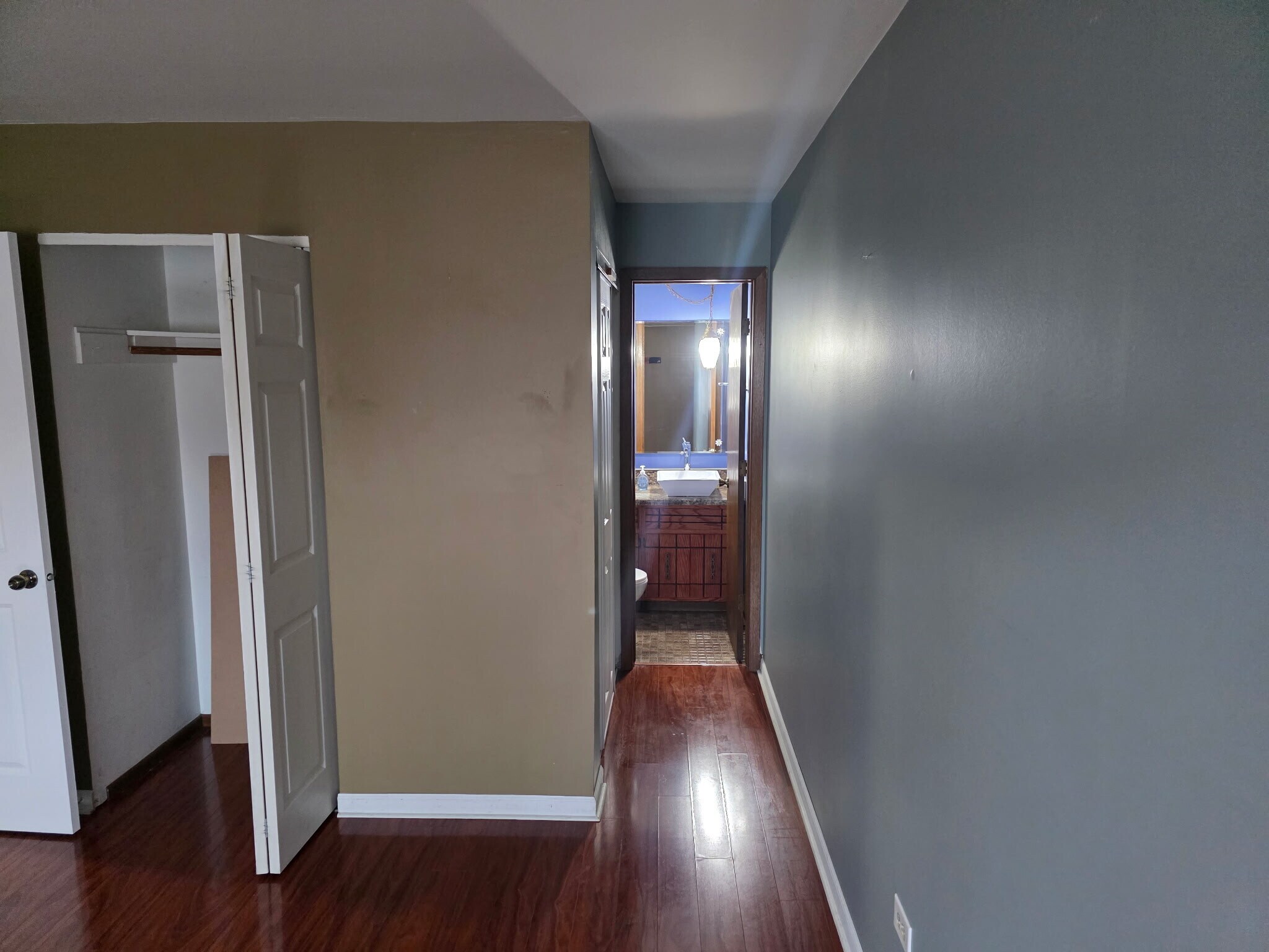 Building Photo - 8901 S Roberts Rd