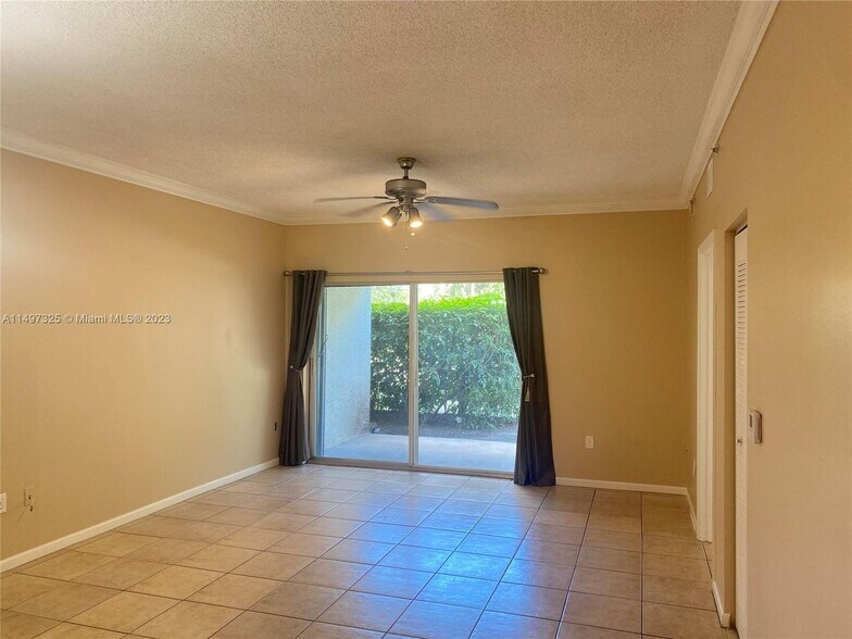 Building Photo - 5900 W Sample Rd