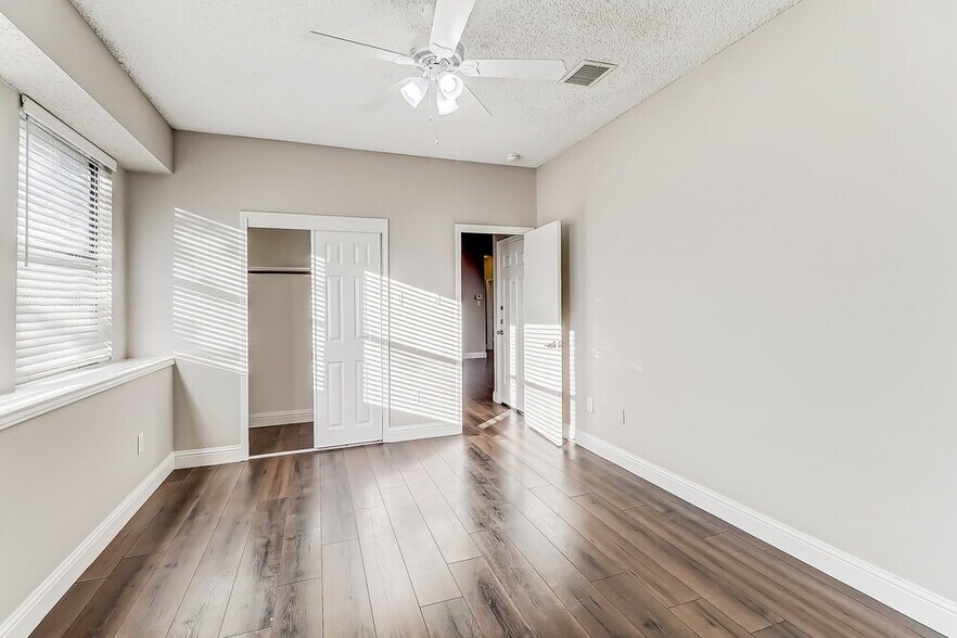 Building Photo - 1162 Hemlock Dr