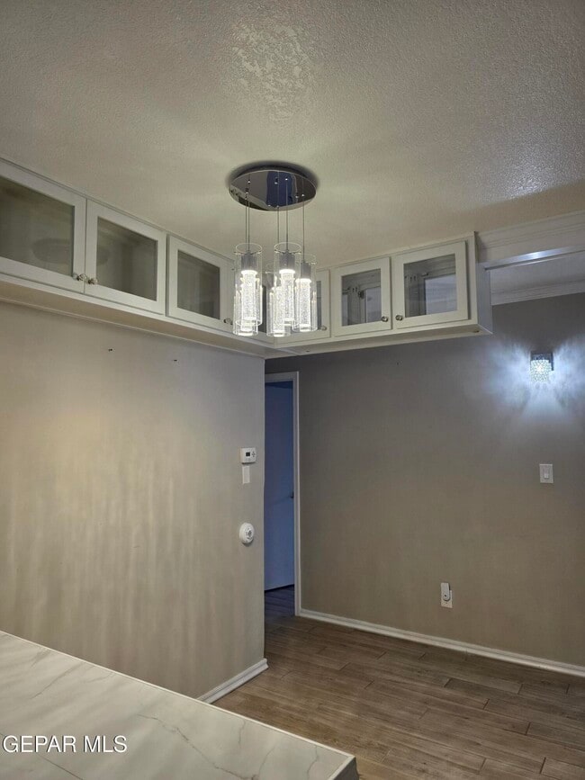 Building Photo - 12105 Royal Woods Dr