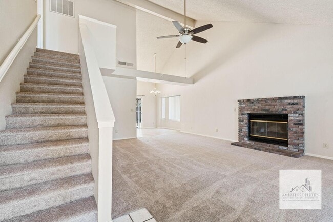 Building Photo - 8840 N Barton Ave