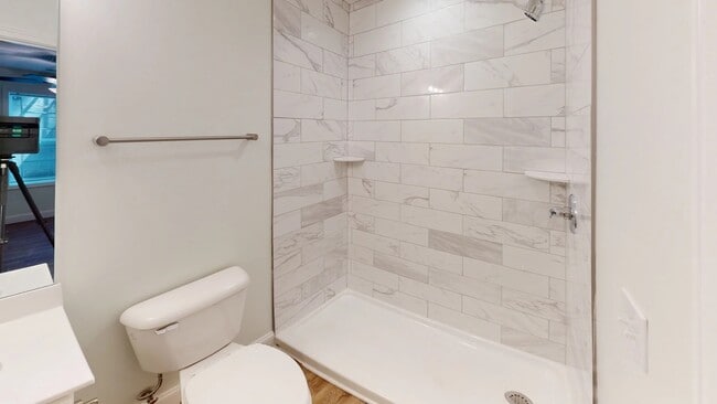 Building Photo - The Six @ Forest